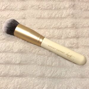 Ashley Sievert Airbrush Blending Makeup Brush